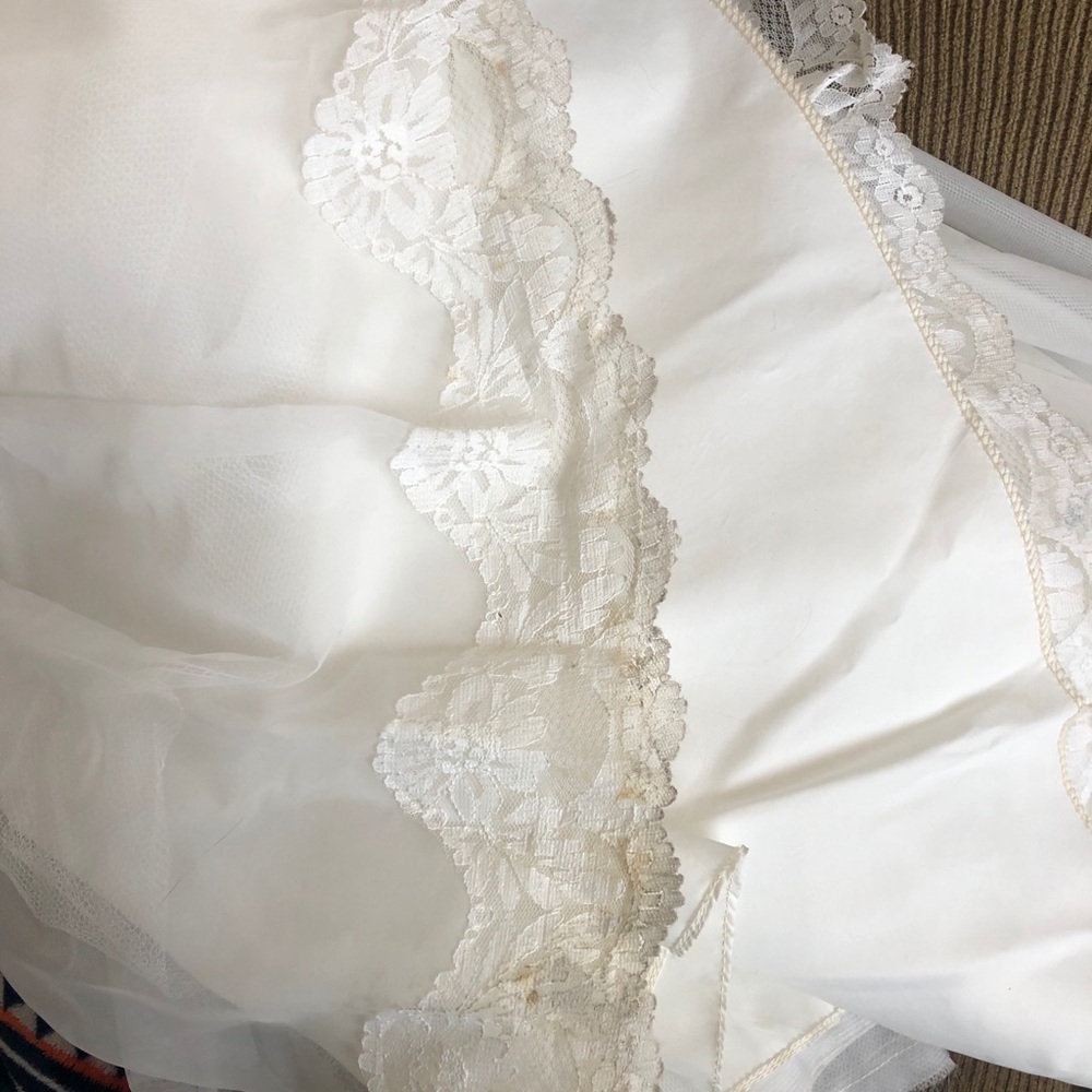 Vintage wedding dress immaculate condition size 6 - Picture 12 of 12